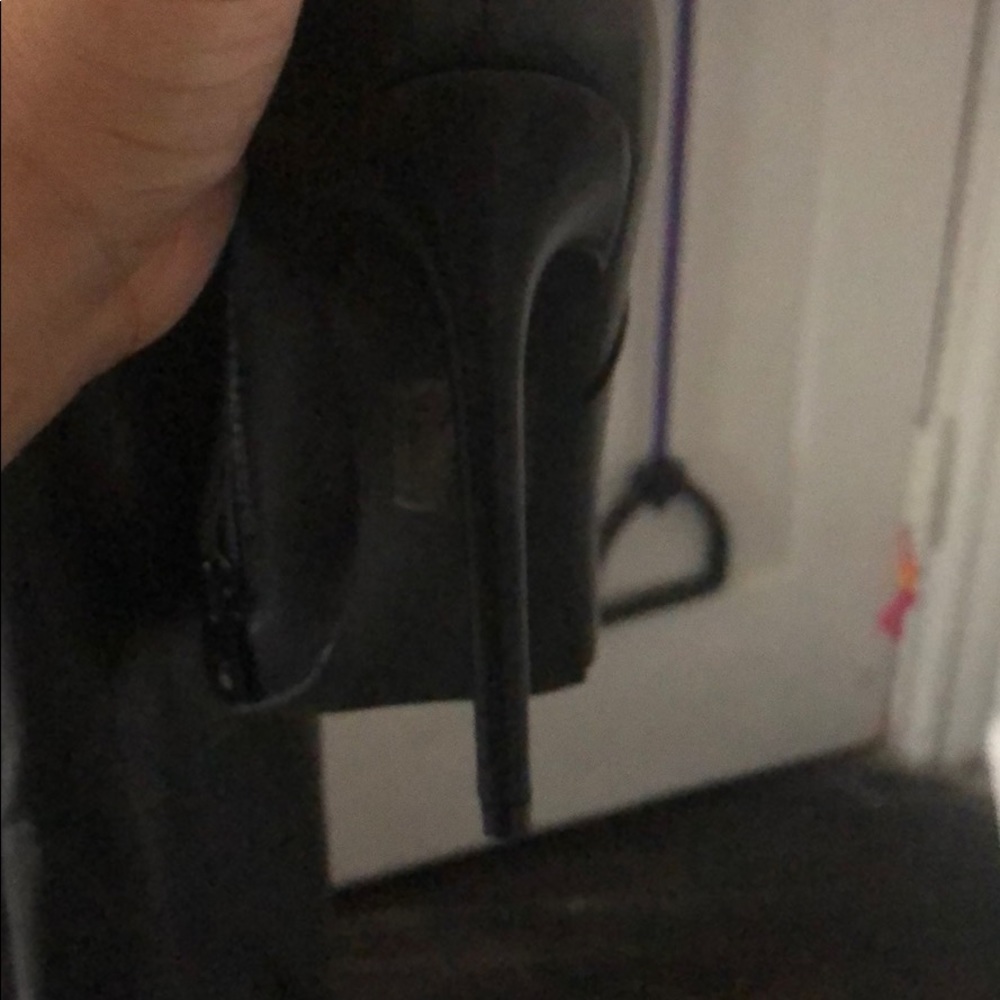 Shoes - Picture 8 of 8